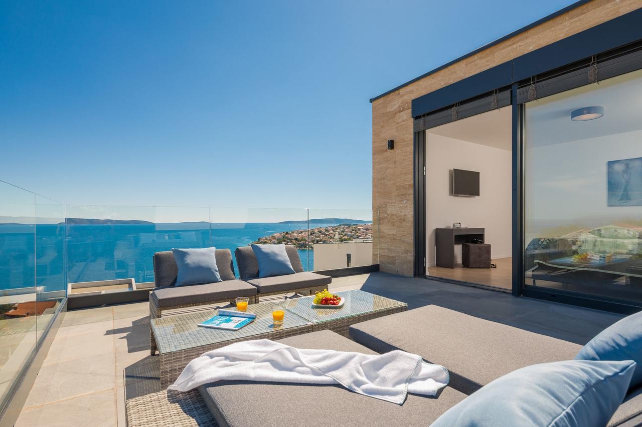 Luxury White Pearl With Pool Willa